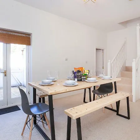 Minster View Townhouse דירה